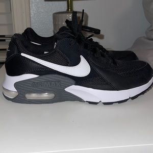 Nike AirMax Womens 8